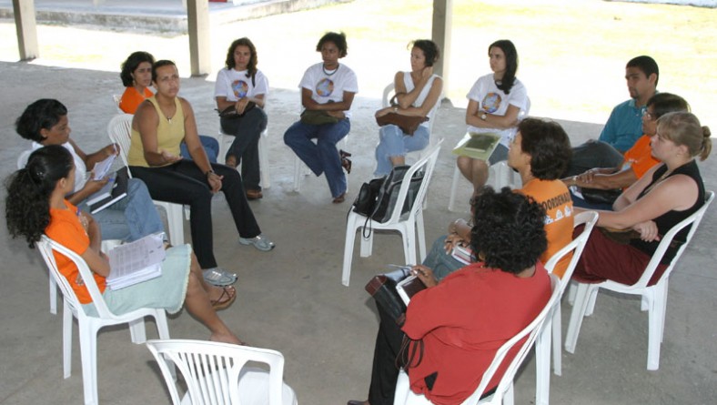 Missão Criança reúne famílias e educadores do projeto “Recriando Caminhos”