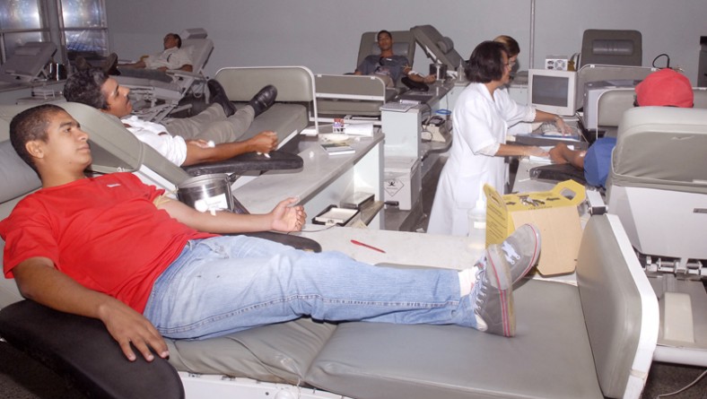 Hemose busca suprir queda nas doações de sangue durante férias escolares