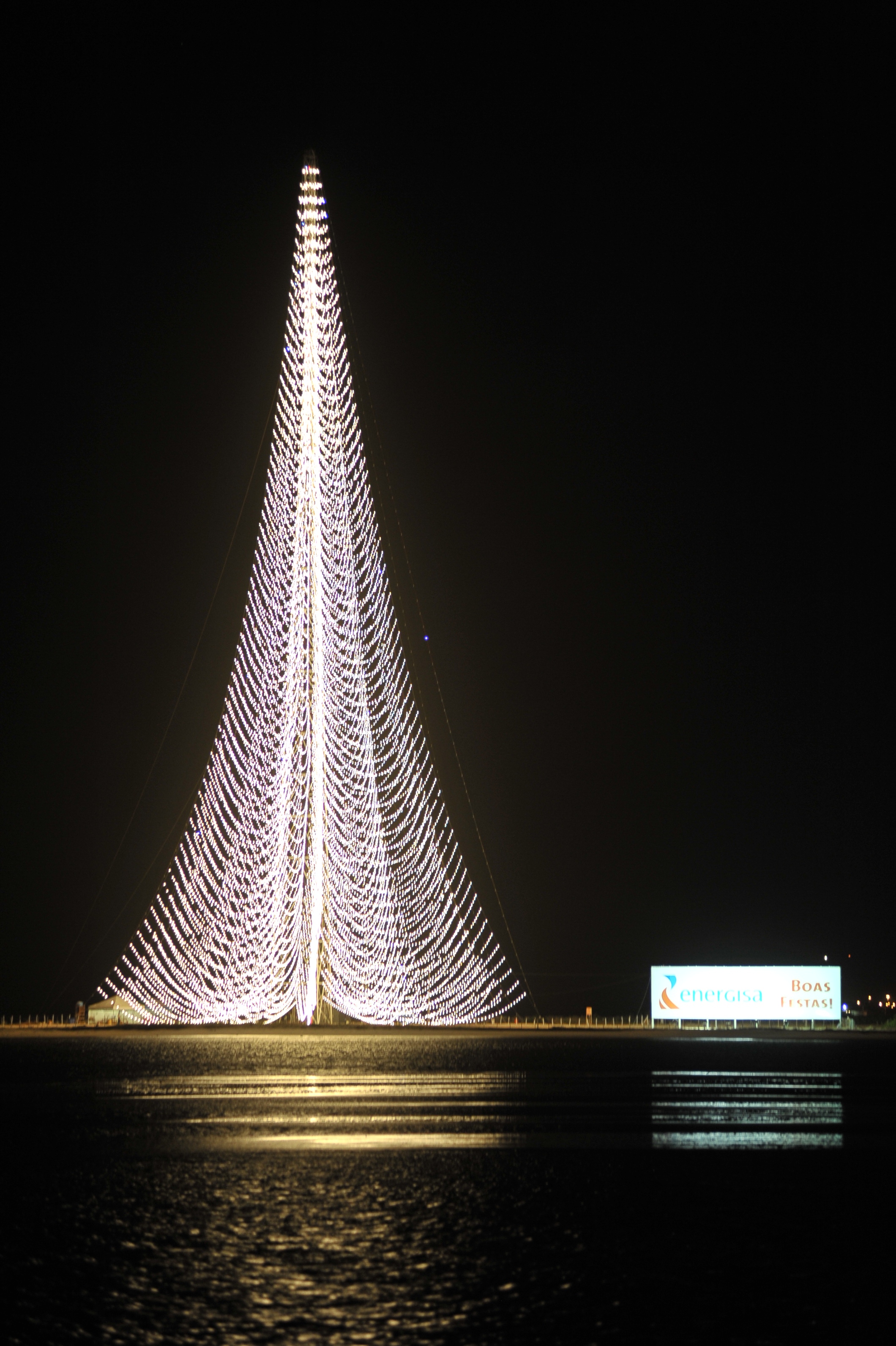 Maior árvore de Natal do mundo será inaugurada em 10 dias | IMD|Instituto  Marcelo Déda