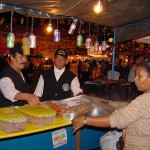 Comerciantes comemoram movimento no Forró Caju  - fotos: Wellington Barreto  Agência Aracaju de Notícias