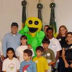 Prefeito entrega prêmios a alunos do ensino fundamental - Agência Aracaju de Notícias  Foto: Abmael Eduardo