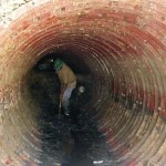 Emurb realiza serviços de limpaza nos diversos bueiros do Japãozinho - Agência Aracaju de Notícias