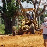 Prefeitura executa serviços de terraplanagem nas rua do Padre Pedro - Agência Aracaju de Notícias