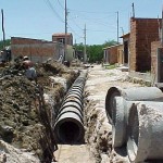 Emurb executa serviços de drenagem na invasão do São Conrado - Agência Aracaju de Notícias
