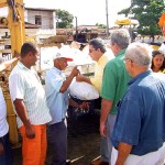 Prefeito participa da entrega de cestas de alimentos na Emurb - Agência Aracaju de Notícias  fotos:Abmael Eduardo