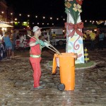 Funcionários da Emsurb garantiram a limpeza na praça de eventos - Agência Aracaju de Notícias  fotos: Abmael Eduardo