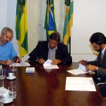 Prefeito assina contrato com a CEF para implantação do Desenvolvimento Institucional - Agência Aracaju de Notícias  fotos: Márcio Dantas