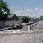 Prefeitura conclui instalação de protetores no canal da Gentil Tavares - Agência Aracaju de Notícias