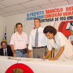 Prefeito participa de entrega de uniformes a vendedores ambulantes - Agência Aracaju de Notícias  fotos: Wellington Barreto