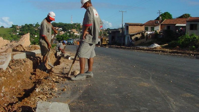Trecho da avenida Euclides Figueiredo recebe melhorias da prefeitura