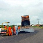 Prefeitura realiza operação tapaburaco no Santa Maria - Agência Aracaju de Notícias  fotos: Wellington Barreto