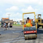 Prefeitura realiza operação tapaburaco no Santa Maria - Agência Aracaju de Notícias  fotos: Wellington Barreto