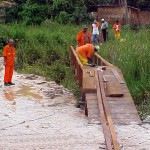 Emurb constrói ponte para pedestres no bairro Santa Maria - Foto: Meme Rocha  Agência Aracaju de Notícias