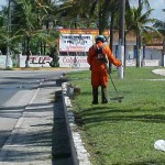 Equipes da Prefeitura de Aracaju atuam na avenida Rotary - Agência Aracaju de Notícias