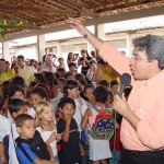 Prefeito de Aracaju lança cartilha infantil sobre o combate à dengue - Fotos: Márcio Dantas  Agência Aracaju de Notícias