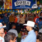 Prefeito visita festejos em diversos bairros  -