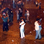 FORRÓ CAJU  Nem a chuva esfria o ânimo de muitos forrozeiros nessa noite - Foto: Márcio Dantas  Agência Aracaju de Notícias