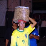 Folião comemora vitória do Brasil no Forró Caju - Fotos: Márcio Dantas  Agência Aracaju de Notícias