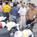 Prefeito entregou frota de carros e motos à população - Fotos: Márcio Dantas  Agência Aracaju de Notícias