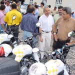 Prefeito entregou frota de carros e motos à população - Fotos: Márcio Dantas  Agência Aracaju de Notícias