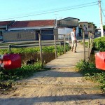 Prefeitura constrói escadas e ponte de madeira no Capucho - Fotos: Márcio Dantas  Agência Aracaju de Notícias