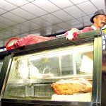 Higienização do setor de carnes e peixes do Mercado Albano Franco é feita diariamente - Foto: Wellington Barreto  Agência Aracaju de Notícias