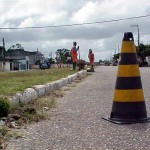 Emsurb executa serviços de varrição na avenida Gasoduto  - Agência Aracaju de Notícias