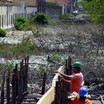 Emurb constrói muro de contenção da maré no bairro Industrial - Fotos: Abmael Eduardo  Agência Aracaju de Notícias