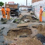 Rede de esgoto do Castelo Branco passa por desobstrução e limpeza - Foto: Meme Rocha  Agência Aracaju de Notícias