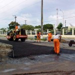 Rua José Olino recebe pavimentação asfáltica - Fotos: Meme Rocha  Agência Aracaju de Notícias