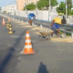 Defensas metálicas são instaladas no corredor da avenida Edésio Vieira de Melo - Fotos: Abmael Eduardo  Agência Aracaju de Notícias