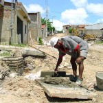 Mais uma rua no bairro Santos Dumont está sendo pavimentada - Fotos: Wellington Barreto  Agência Aracaju de Notícias