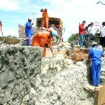 Muro de arrimo garante proteção para pedestres na avenida Oswaldo Aranha - Fotos: Wellington Barreto  Agência Aracaju de Notícias