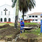 Colaboração da comunidade é essencial ao andamento das obras na Praça Dom José Thomaz - Fotos: Wellington Barreto  Agência Aracaju de Notícias