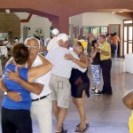 Idosos fazem a festa em clube da praia de Atalaia - Fotos: Abmael Eduardo  Agência Aracaju de Notícias