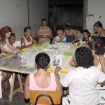 Mães cadastradas no PETI participam do curso de confecção de bijuterias  - Fotos: Abmael Eduardo  Agência Aracaju de Notícias