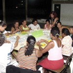 Mães cadastradas no PETI participam do curso de confecção de bijuterias  - Fotos: Abmael Eduardo  Agência Aracaju de Notícias