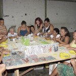 Mães cadastradas no PETI participam do curso de confecção de bijuterias  - Fotos: Abmael Eduardo  Agência Aracaju de Notícias