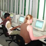 Laboratórios de informática beneficiam cerca de 3400 alunos da rede municipal - Fotos: Wellington Barreto  AAN