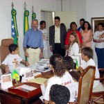 Prefeito em exercício entrega diplomas às novas autoridades mirins de Aracaju - Fotos: Abmael Eduardo  AAN