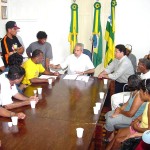Comissão de servidores foi recebida pelo prefeito em audiência - Fotos: Wellington Barreto  AAN