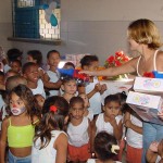 Crianças atendidas em creches municipais participam de festas e recebem presentes  - Fotos: Abmael Eduardo  AAN