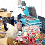 Coleta seletiva da PMA gera renda para 35 famílias do Santa Maria - Fotos: Wellington Barreto  AAN