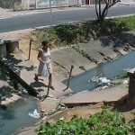 Construção de passarelas no Augusto Franco leva segurança para moradores - Agência Aracaju de Notícias