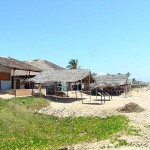 Ministério Público e Justiça Federal querem a demolição de bares na Aruana - Foto: Wellington Barreto  AAN