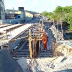 Ponte da Orlinha do bairro Industrial está sendo finalizada  - Fotos: Abmael Eduardo  AAN