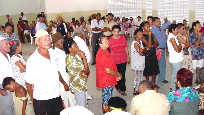 Mais de 250 idosos participaram da confraternização natalina do C.S.U