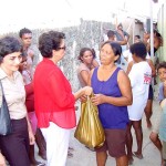 Prefeitura de Aracaju e Bompreço distribuem cestas básicas de alimentos - Fotos: Abmael Eduardo  AAN