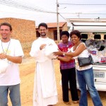 Secretaria de Assistência Social entrega cestas de alimentos em comunidades carentes - Fotos: Abmael Eduardo  AAN