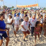 Ginástica na Praia atrai idosos ao Projeto Verão 2003  - Fotos: Abamel Eduardo  AAN